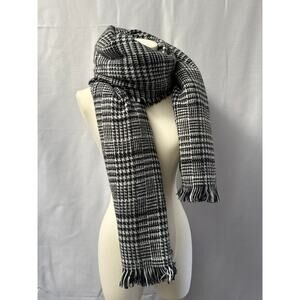 Women’s DKNY Checkered Patterned Scarf OSFM